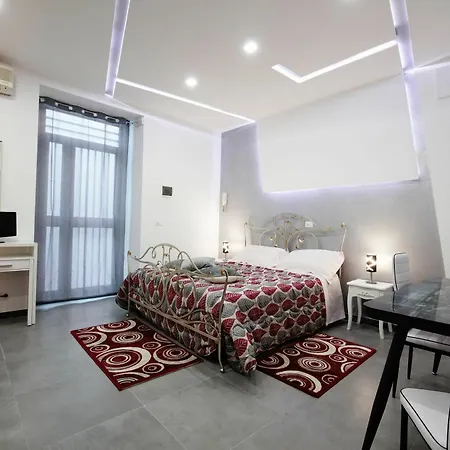 In Catania, With Balcony And Wifi - 500 M From The Apartment *